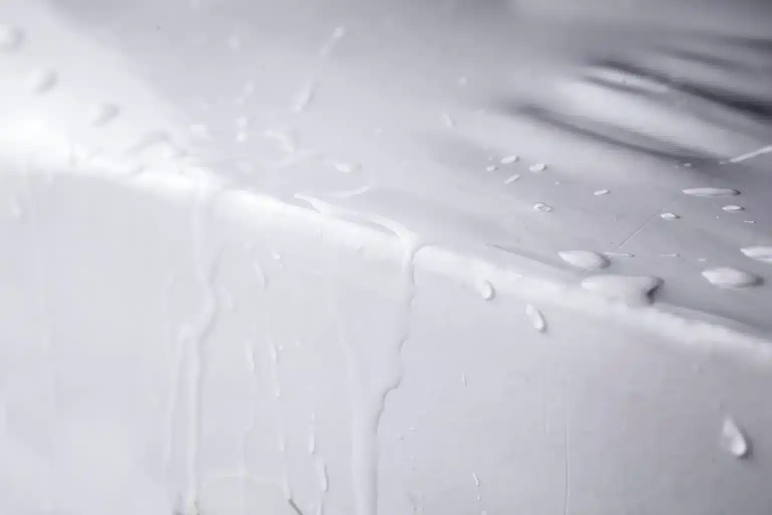 Shrinkable Fabric Cover with Water Droplets