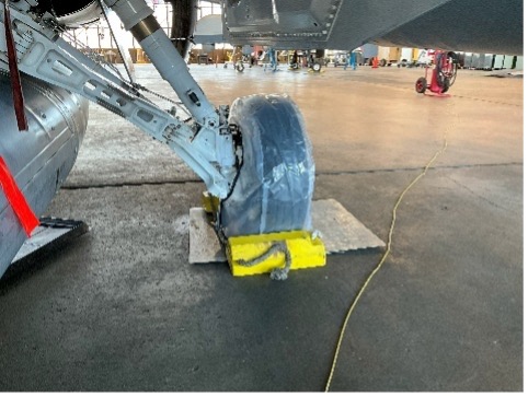 F-16 Main Landing Gear Cover Set (Left & Right Wheel)